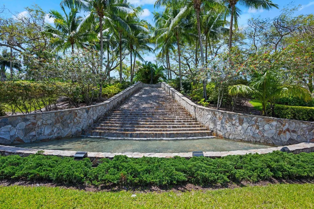 4221 Bluff Harbor Way Wellington, FL 33449