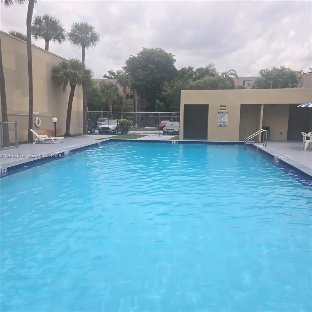 8615 NW 8th St #414 Miami, FL 33126