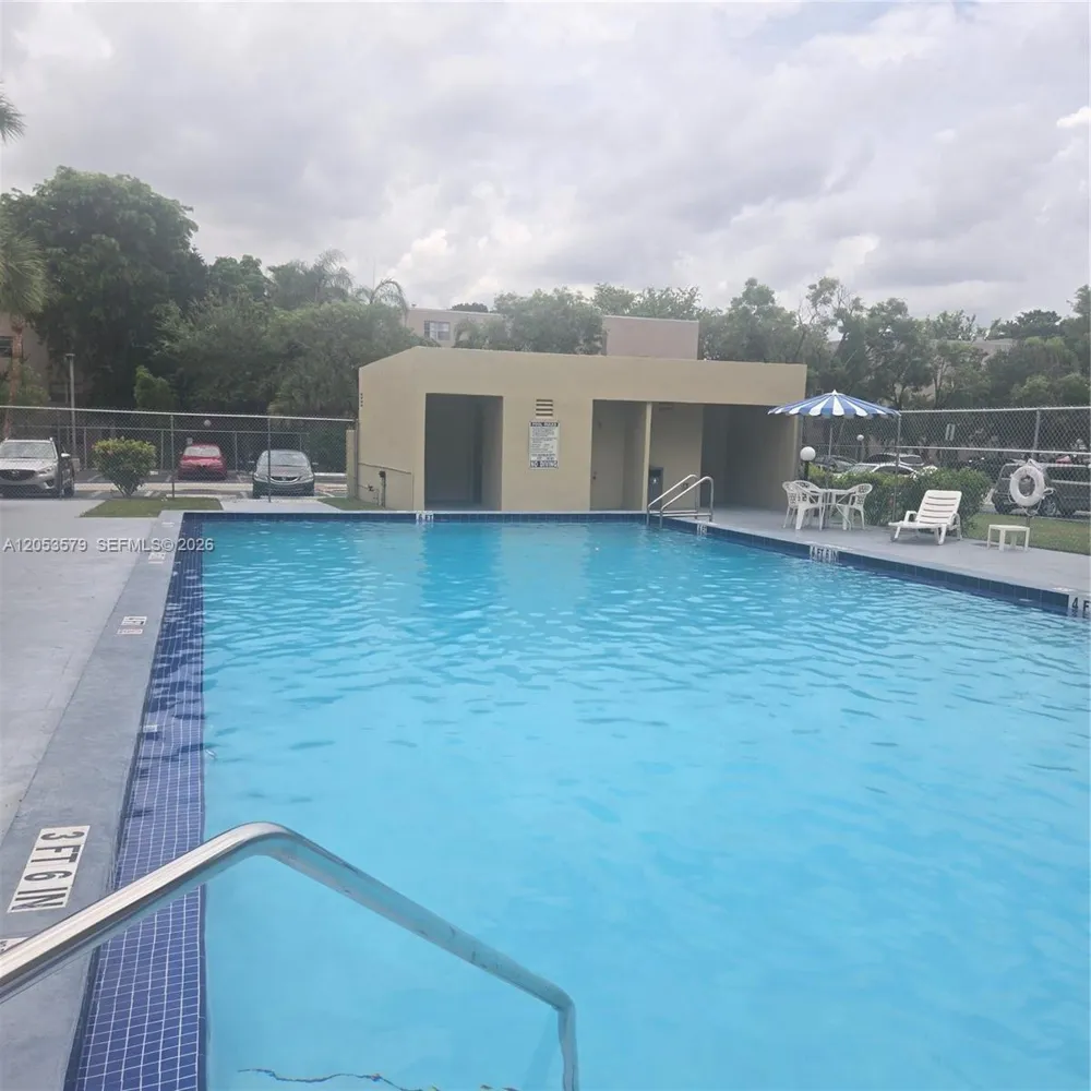 8615 NW 8th St #414 Miami, FL 33126