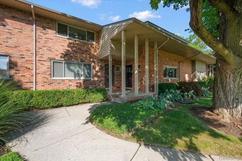 975 Old Woodward Avenue