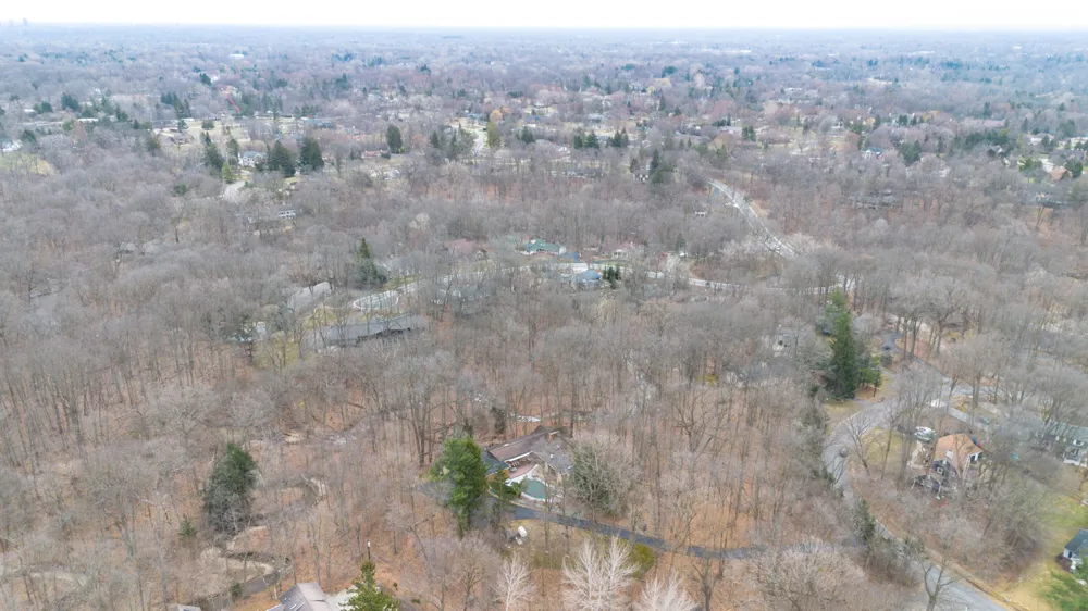24 Quaker Valley Road Farmington Hills, MI 48331