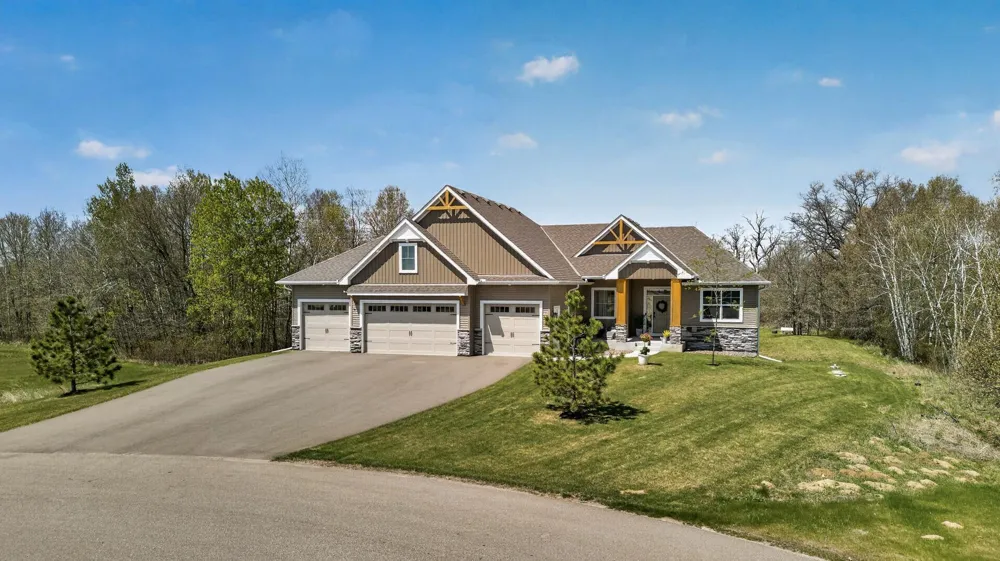 20718 Tamarack Street NW Oak Grove, MN 55011