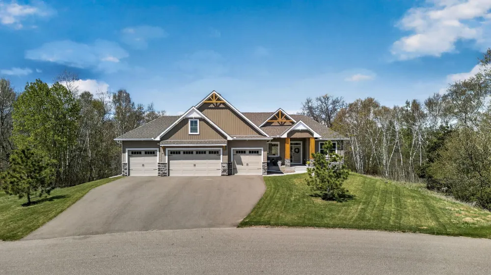 20718 Tamarack Street NW Oak Grove, MN 55011