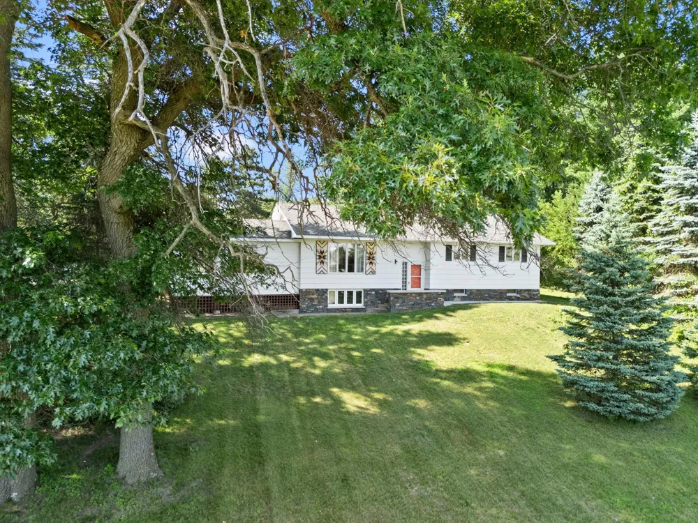 3097 325th Avenue NW Cambridge, MN 55008