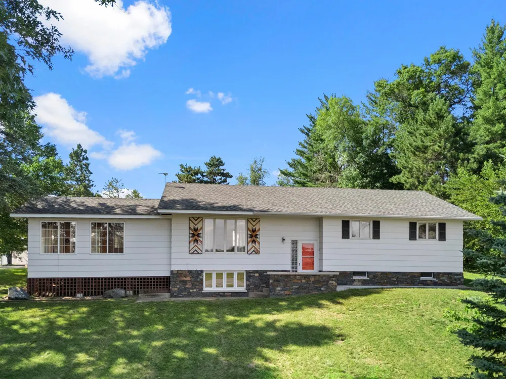 3097 325th Avenue NW Cambridge, MN 55008