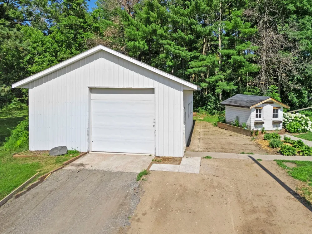 3097 325th Avenue NW Cambridge, MN 55008