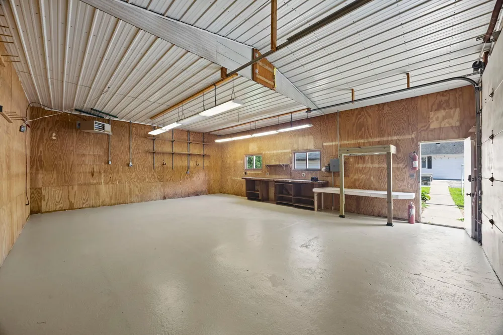3097 325th Avenue NW Cambridge, MN 55008