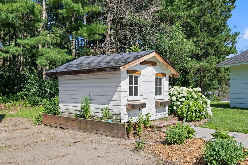3097 325th Avenue NW Cambridge, MN 55008