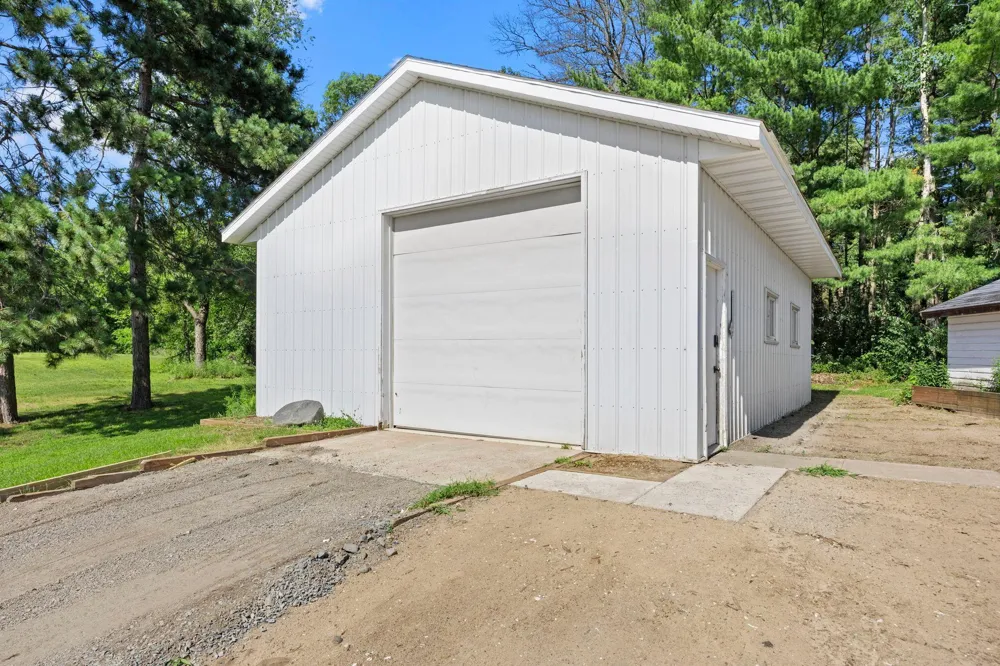 3097 325th Avenue NW Cambridge, MN 55008