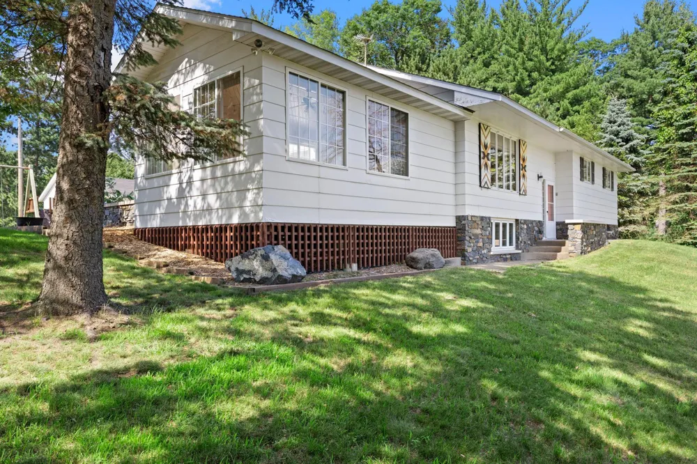 3097 325th Avenue NW Cambridge, MN 55008