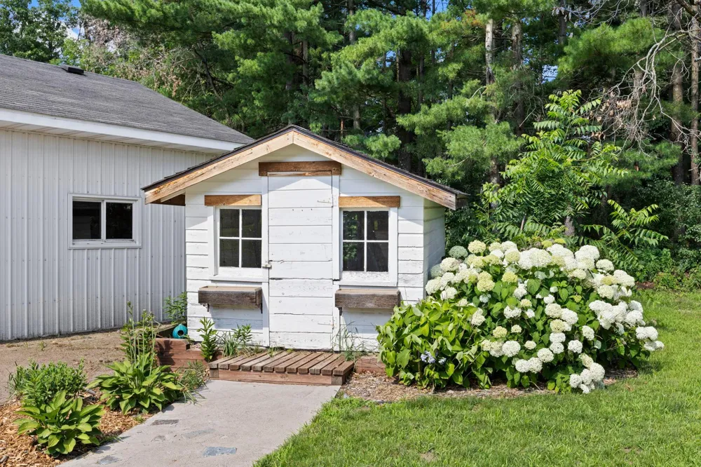 3097 325th Avenue NW Cambridge, MN 55008