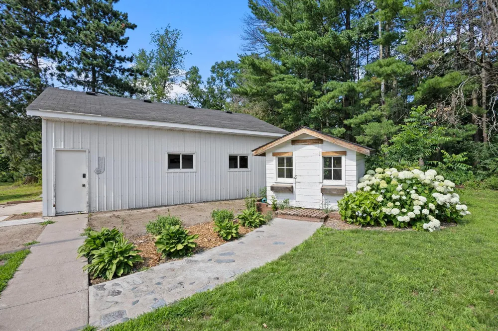 3097 325th Avenue NW Cambridge, MN 55008