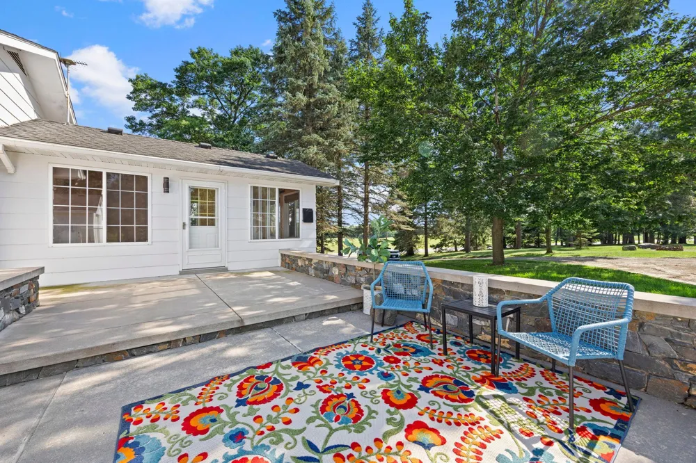 3097 325th Avenue NW Cambridge, MN 55008