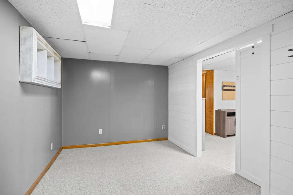 3097 325th Avenue NW Cambridge, MN 55008