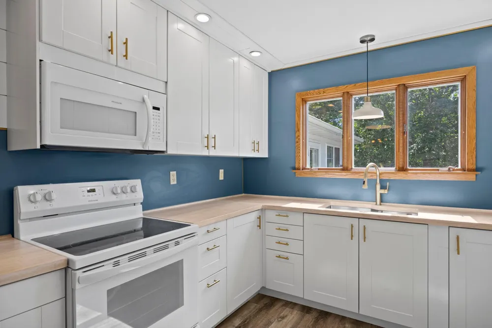 3097 325th Avenue NW Cambridge, MN 55008