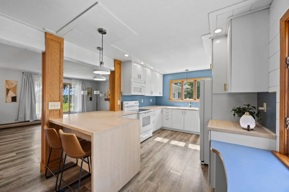 3097 325th Avenue NW Cambridge, MN 55008