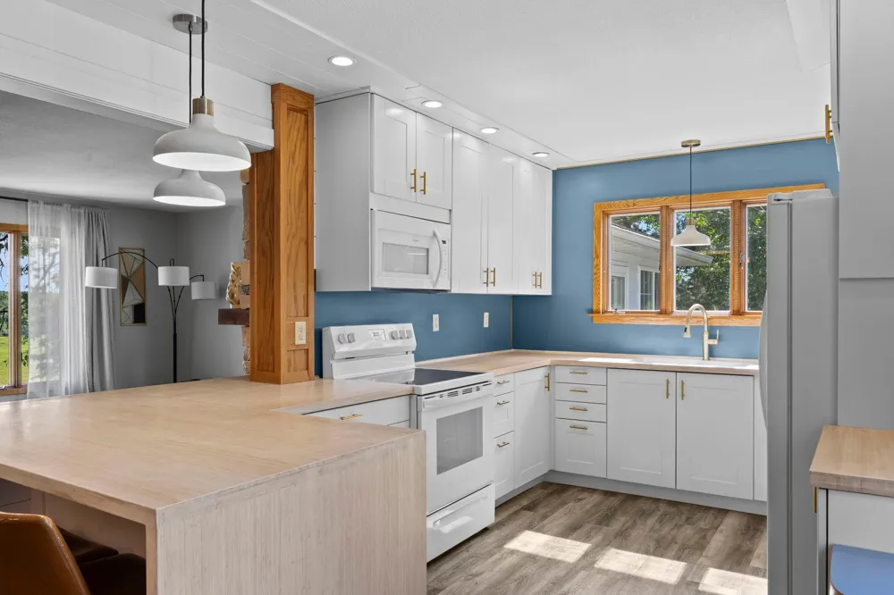 3097 325th Avenue NW Cambridge, MN 55008