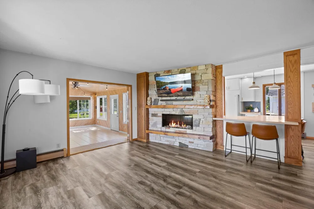 3097 325th Avenue NW Cambridge, MN 55008