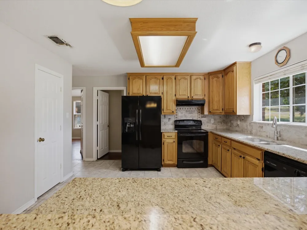 466 County Road 1180 Alvord, TX 76225