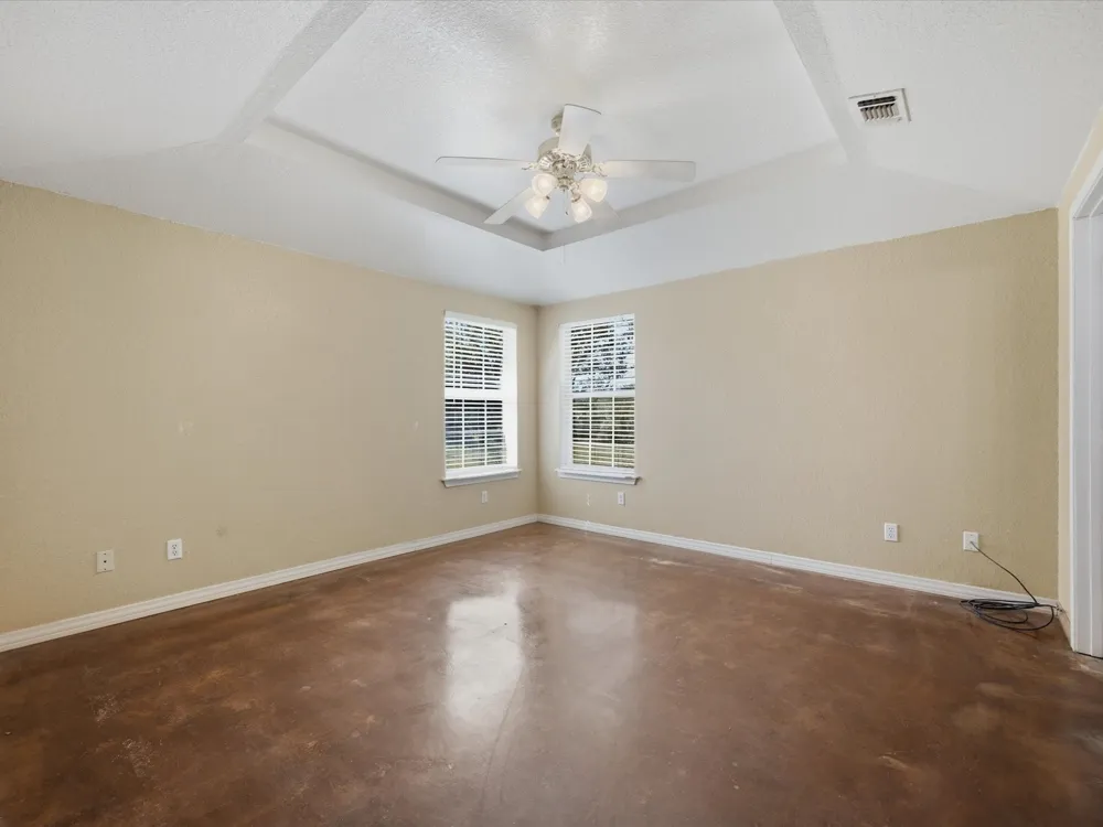 466 County Road 1180 Alvord, TX 76225
