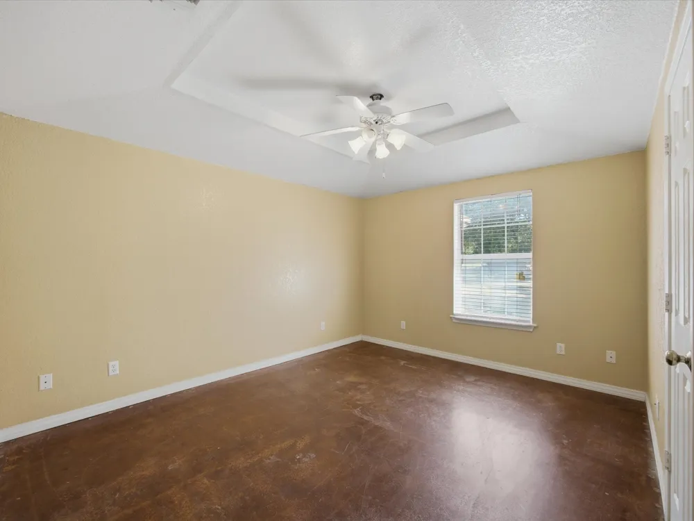466 County Road 1180 Alvord, TX 76225