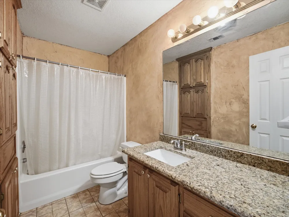 466 County Road 1180 Alvord, TX 76225