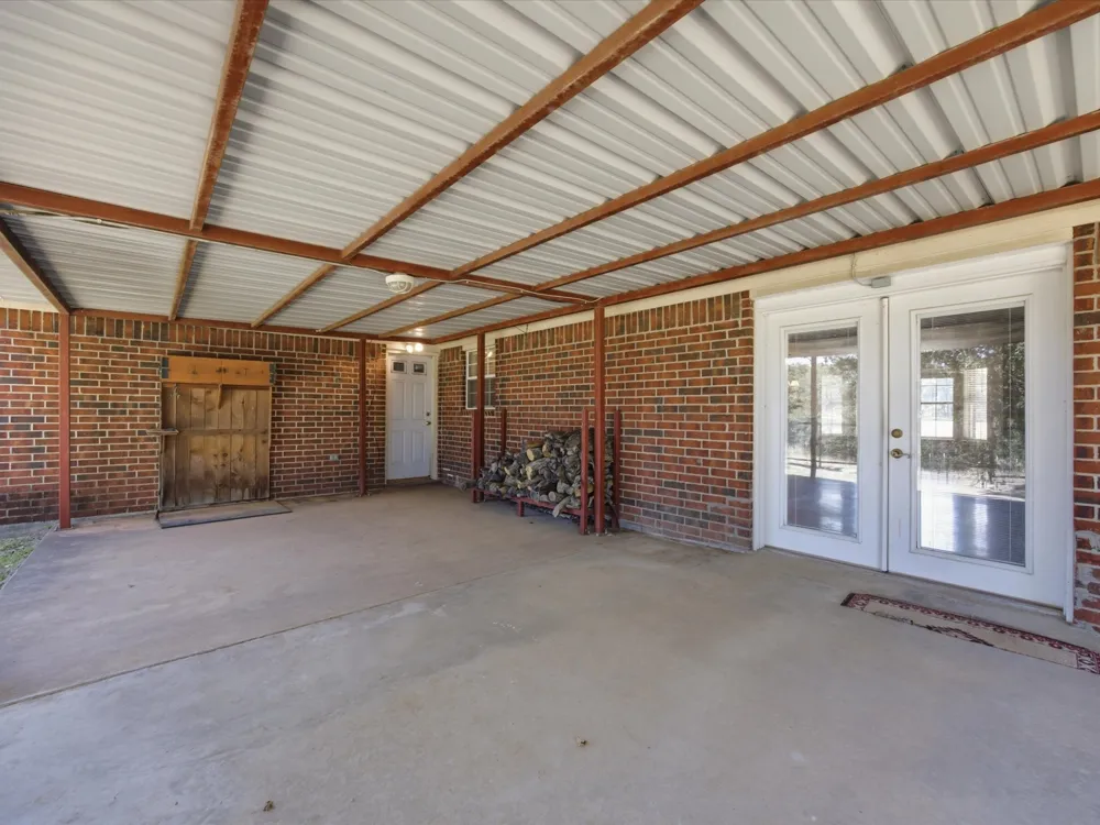 466 County Road 1180 Alvord, TX 76225