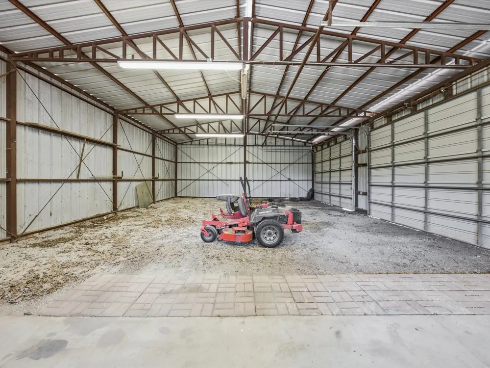 466 County Road 1180 Alvord, TX 76225