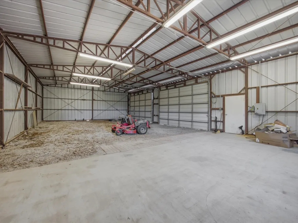 466 County Road 1180 Alvord, TX 76225