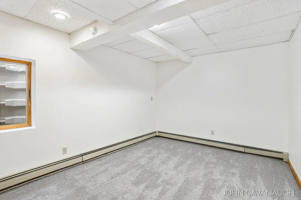 9516 Taft Street Coopersville, MI 49404