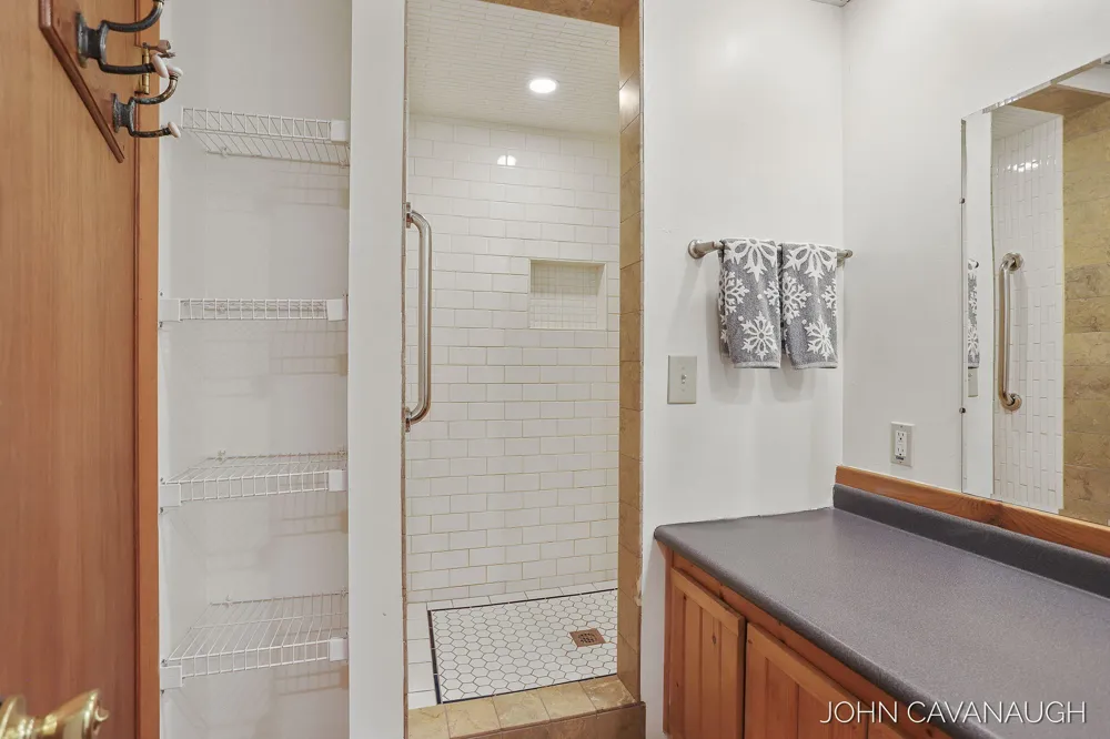 9516 Taft Street Coopersville, MI 49404