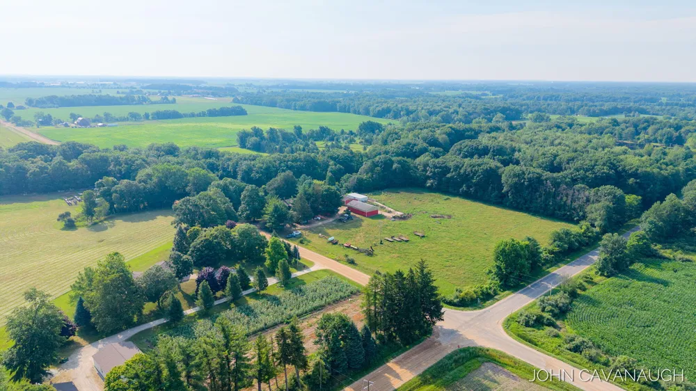 9516 Taft Street Coopersville, MI 49404