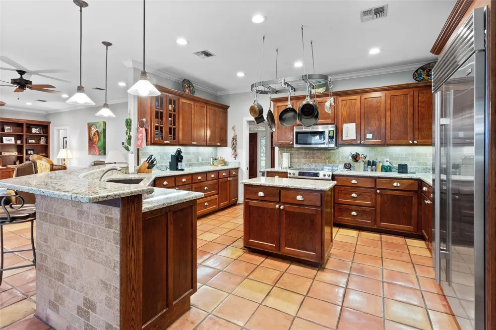 801 Treasure Oaks Road Inez, TX 77968