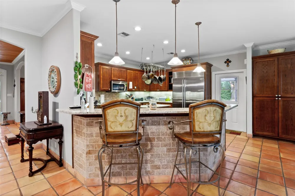 801 Treasure Oaks Road Inez, TX 77968