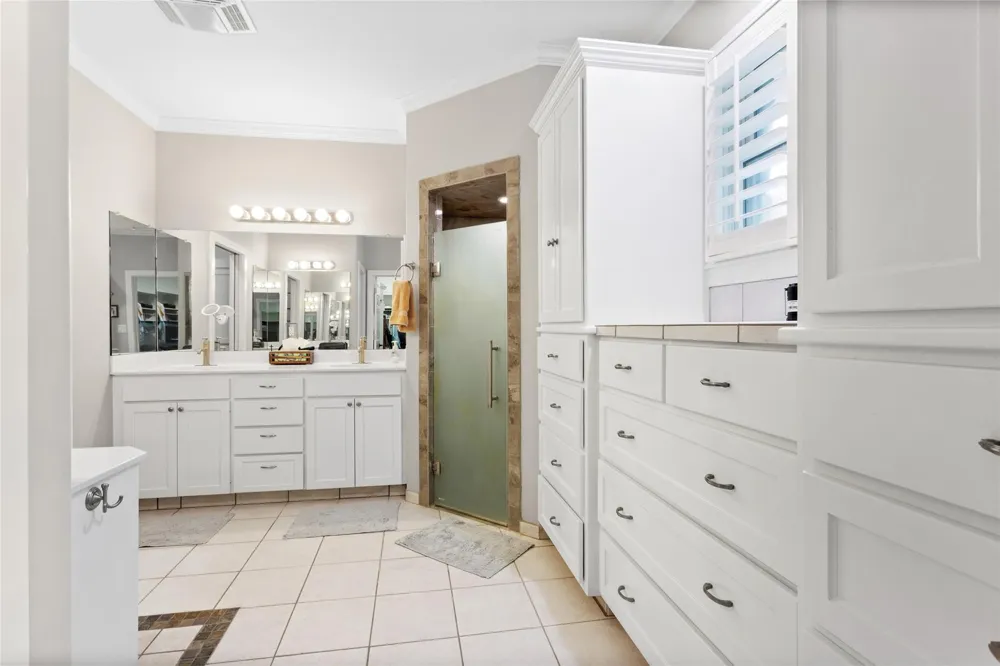 801 Treasure Oaks Road Inez, TX 77968