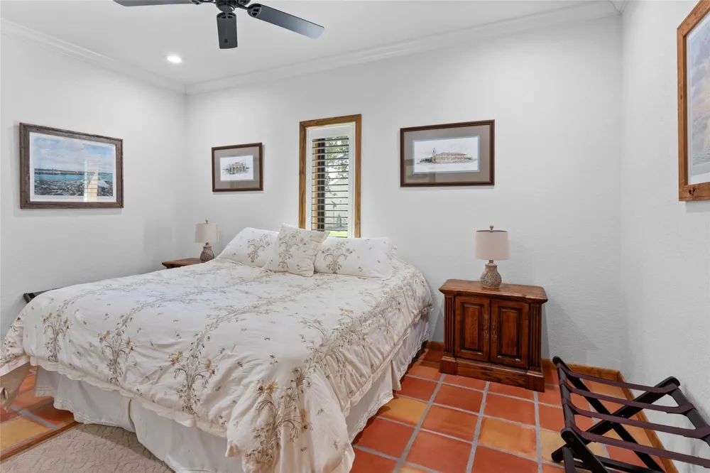801 Treasure Oaks Road Inez, TX 77968