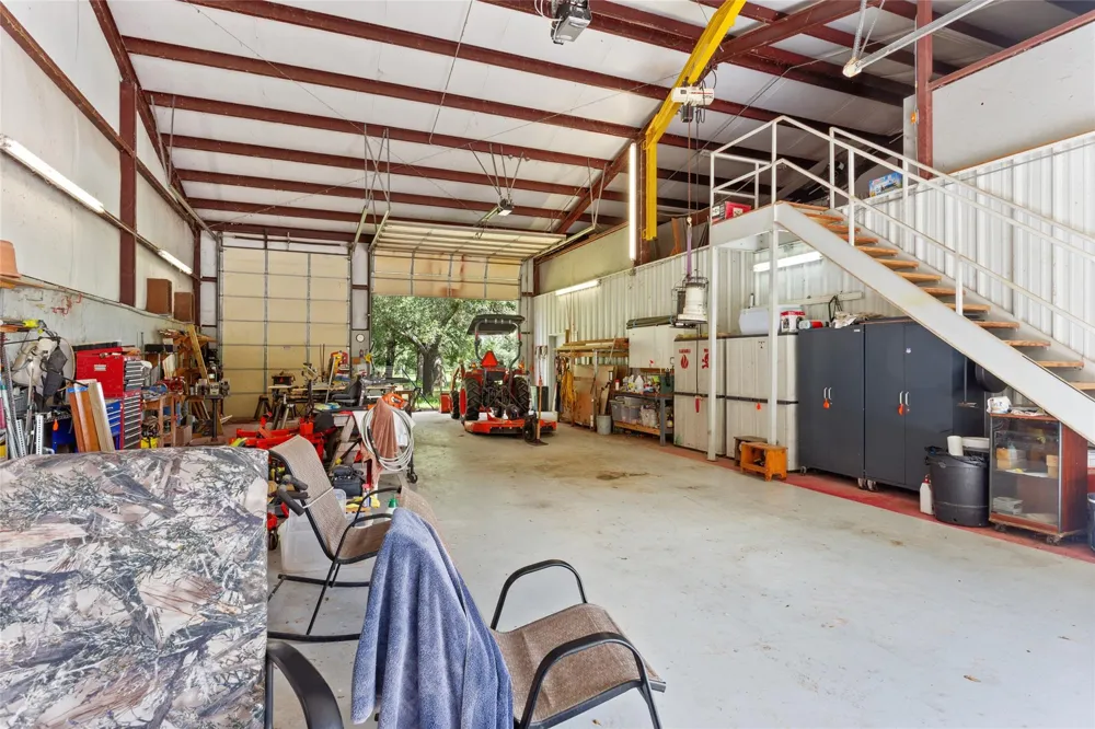 801 Treasure Oaks Road Inez, TX 77968