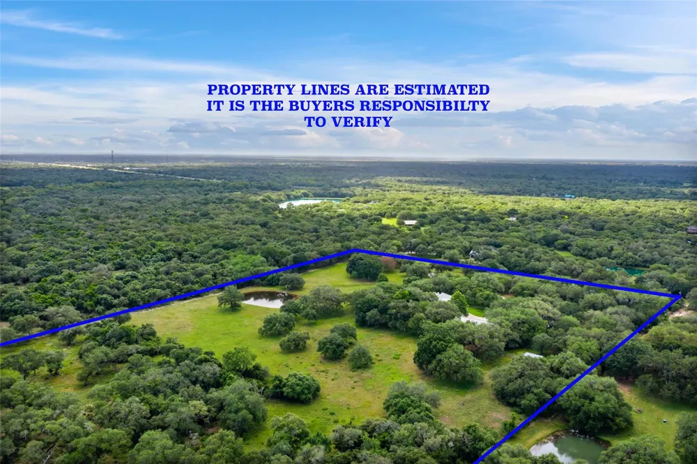 801 Treasure Oaks Road Inez, TX 77968
