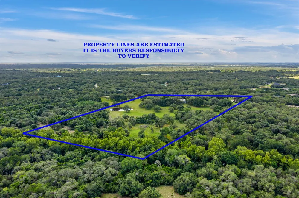 801 Treasure Oaks Road Inez, TX 77968