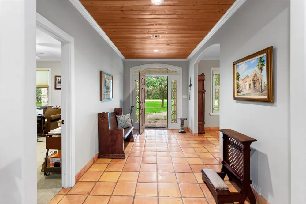 801 Treasure Oaks Road Inez, TX 77968