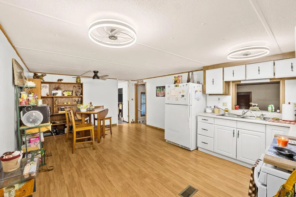 5985 SE 94TH TRAIL Okeechobee, FL 34974