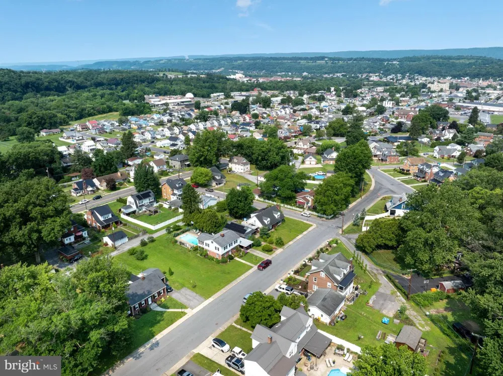 18 SUNSET ROAD Lewistown, PA 17044