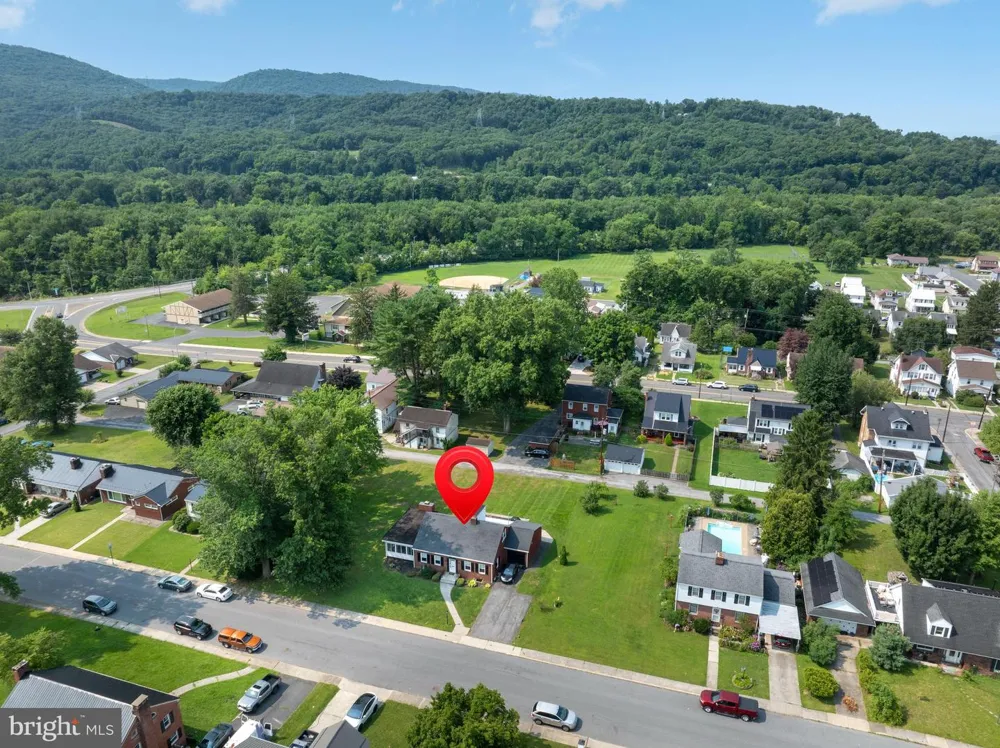 18 SUNSET ROAD Lewistown, PA 17044