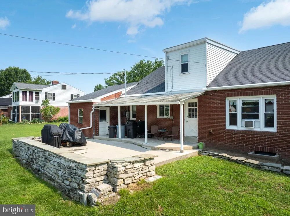 18 SUNSET ROAD Lewistown, PA 17044