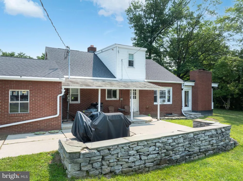 18 SUNSET ROAD Lewistown, PA 17044