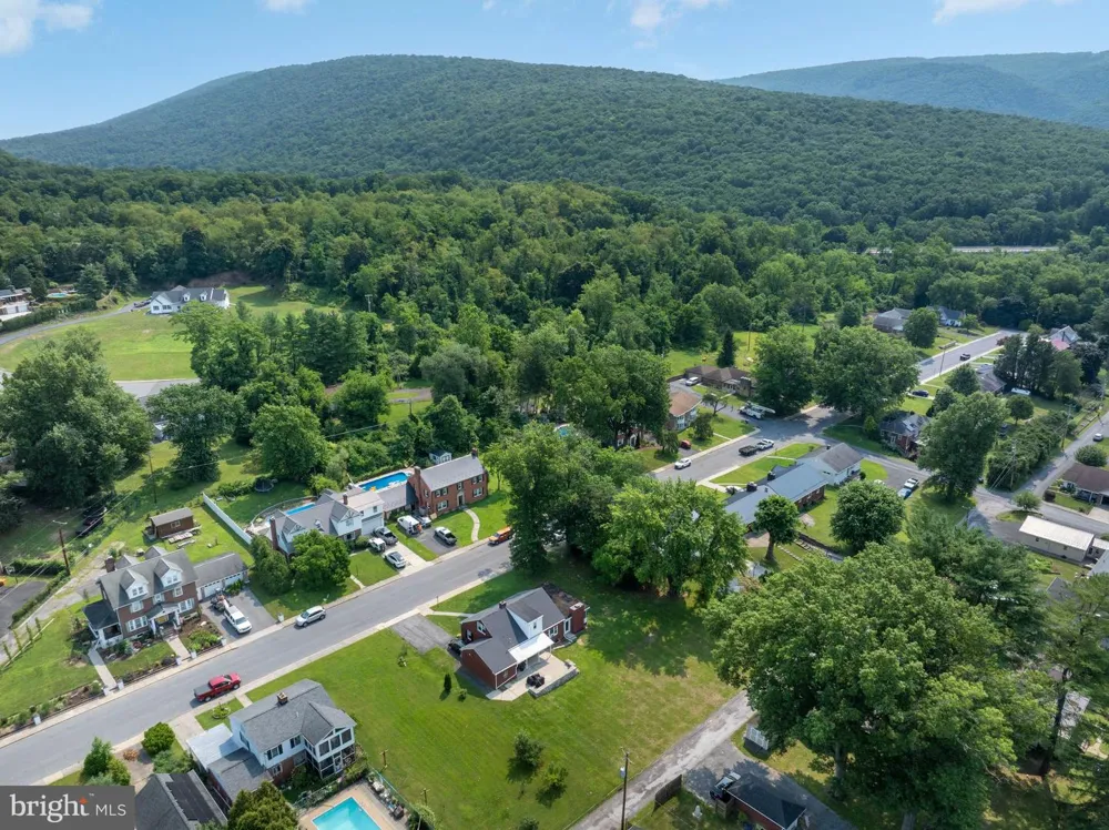 18 SUNSET ROAD Lewistown, PA 17044