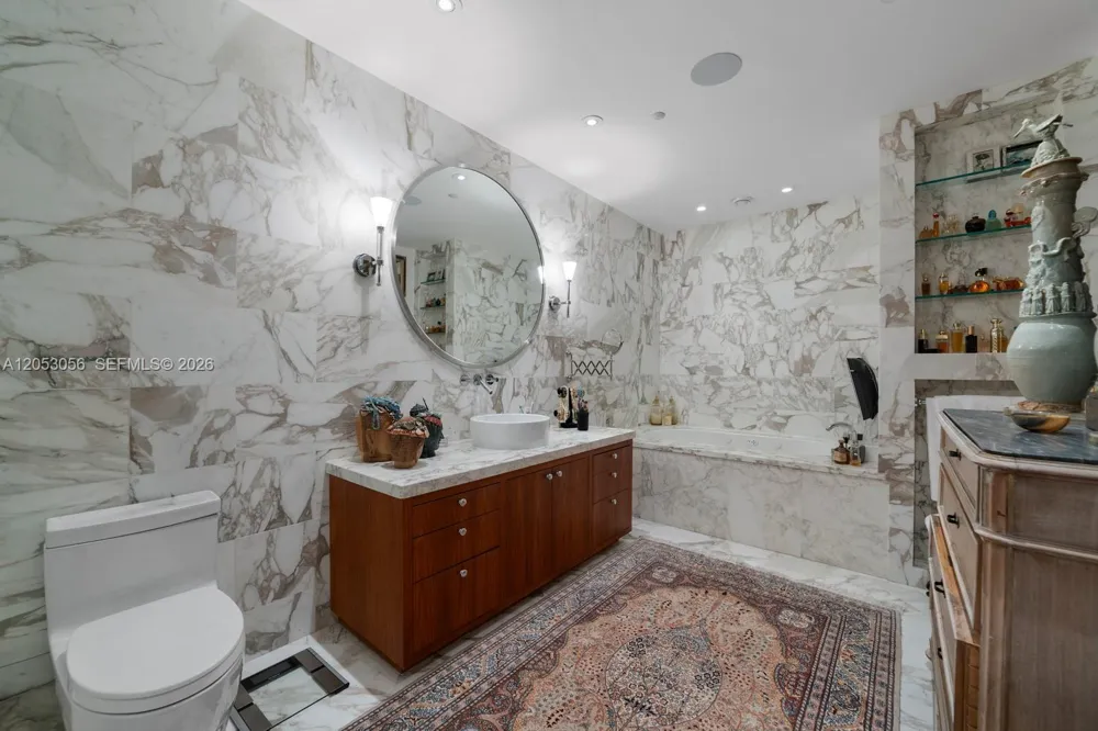100 S Pointe Dr #2905 Miami Beach, FL 33139
