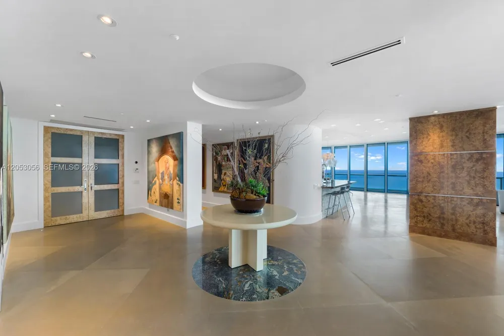 100 S Pointe Dr #2905 Miami Beach, FL 33139