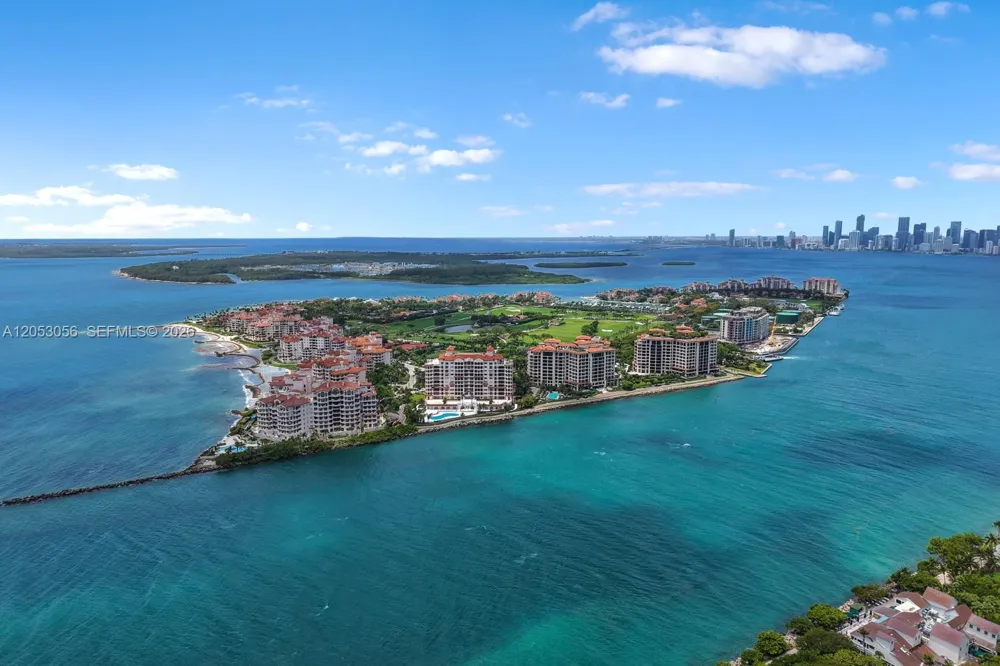 100 S Pointe Dr #2905 Miami Beach, FL 33139