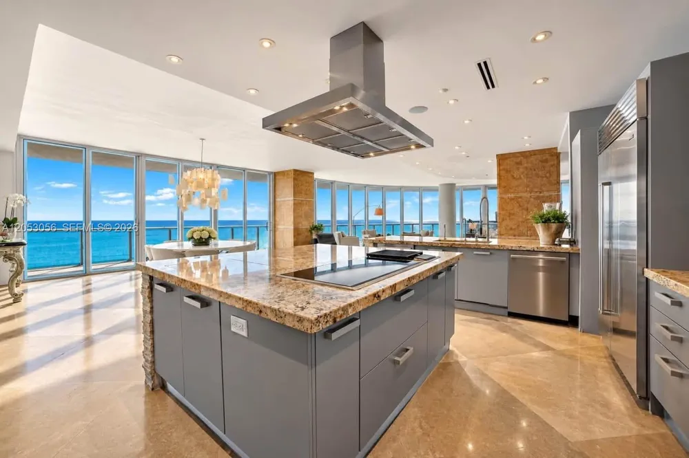 100 S Pointe Dr #2905 Miami Beach, FL 33139